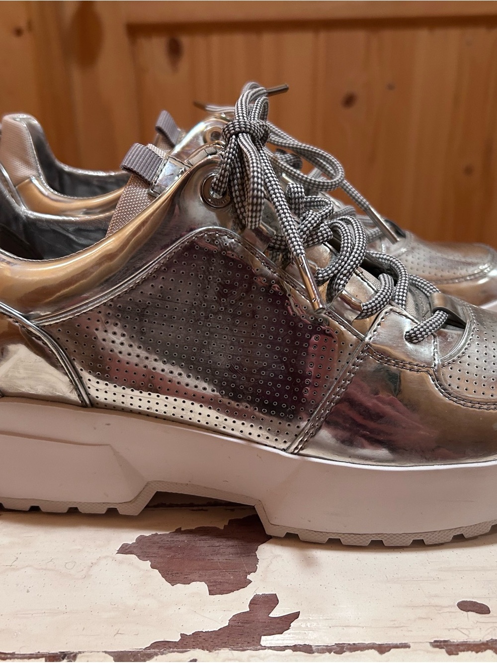 Michael Kors Cosmo Mirror-Metallic Trainer sneakers - Picture 2 of 6